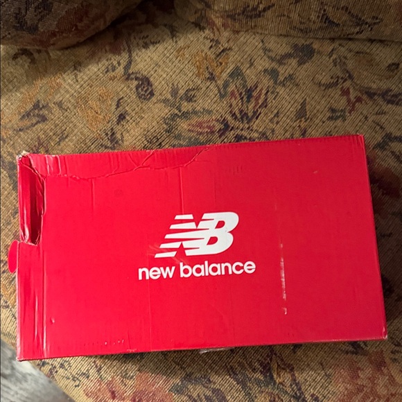 NWT New Balance off white sneakers - Picture 9 of 9